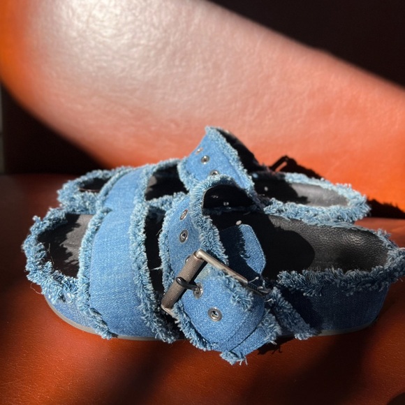 Shoes - Picture 3 of 11